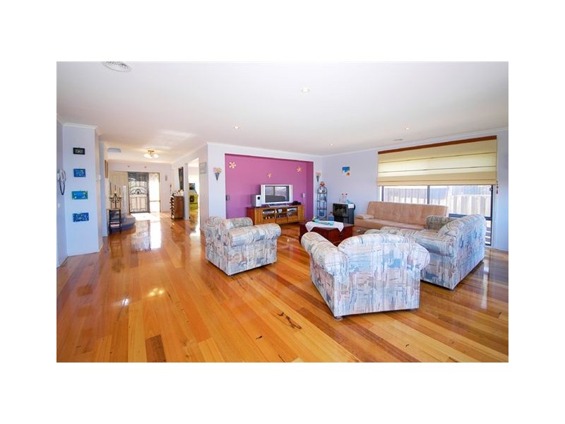 51 Excelsior Heights, Craigieburn VIC 3064