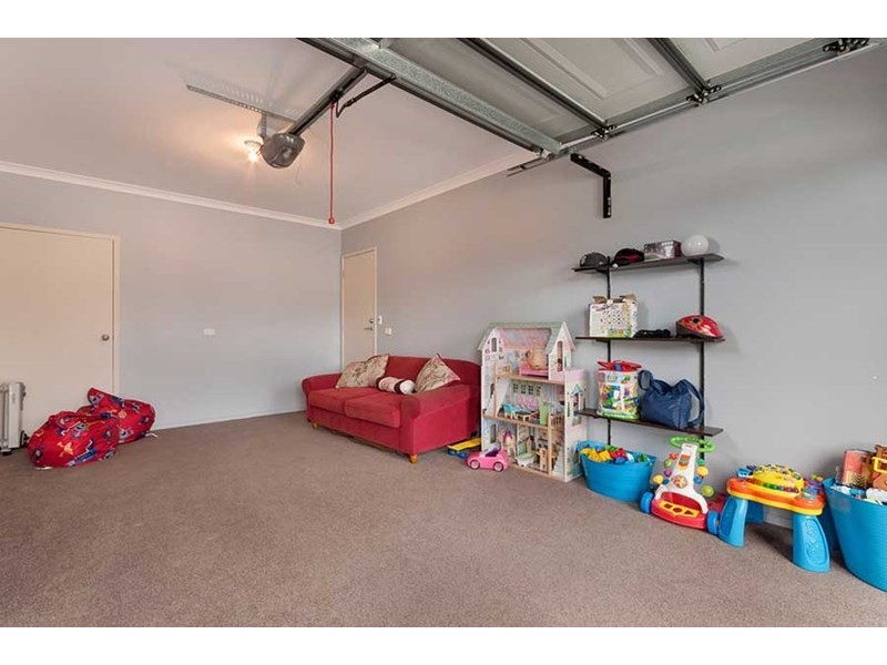 24 Viewside Crescent, Craigieburn VIC 3064