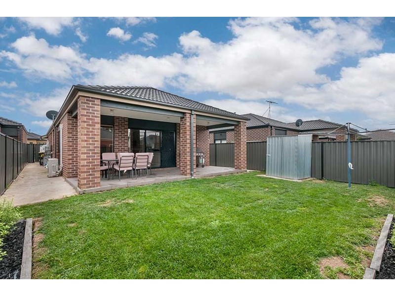24 Viewside Crescent, Craigieburn VIC 3064