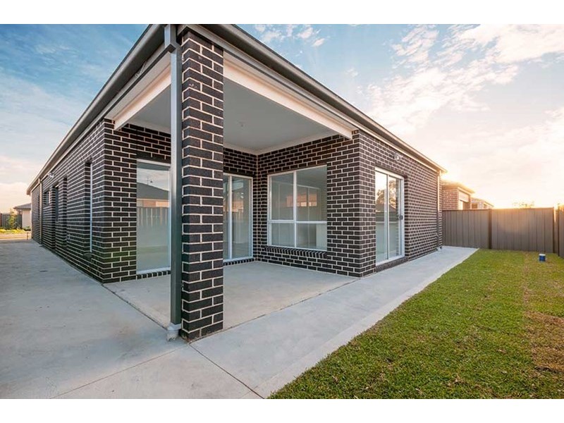 29 Viewmont Avenue, Craigieburn VIC 3064