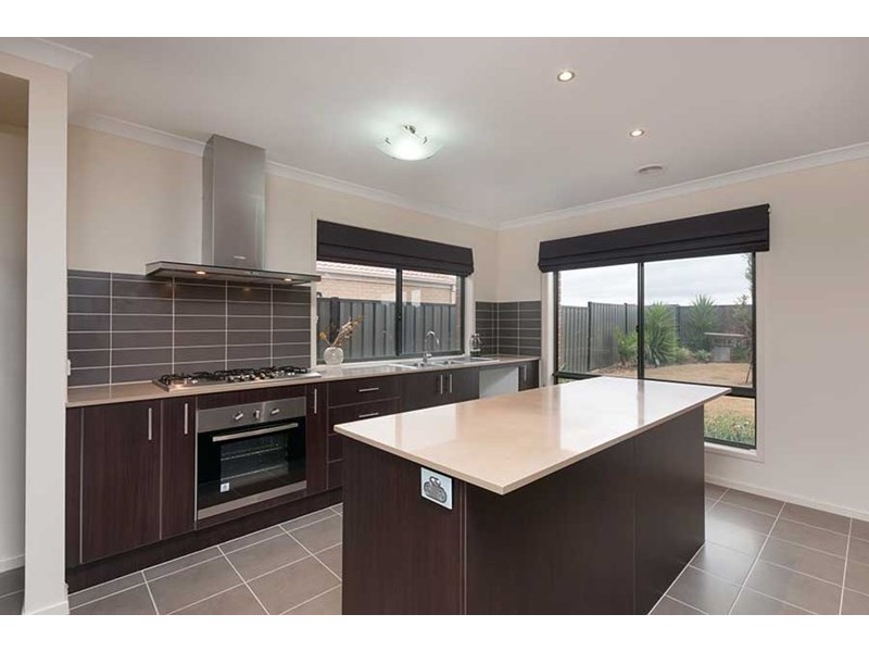 96 Charteris Drive, Craigieburn VIC 3064