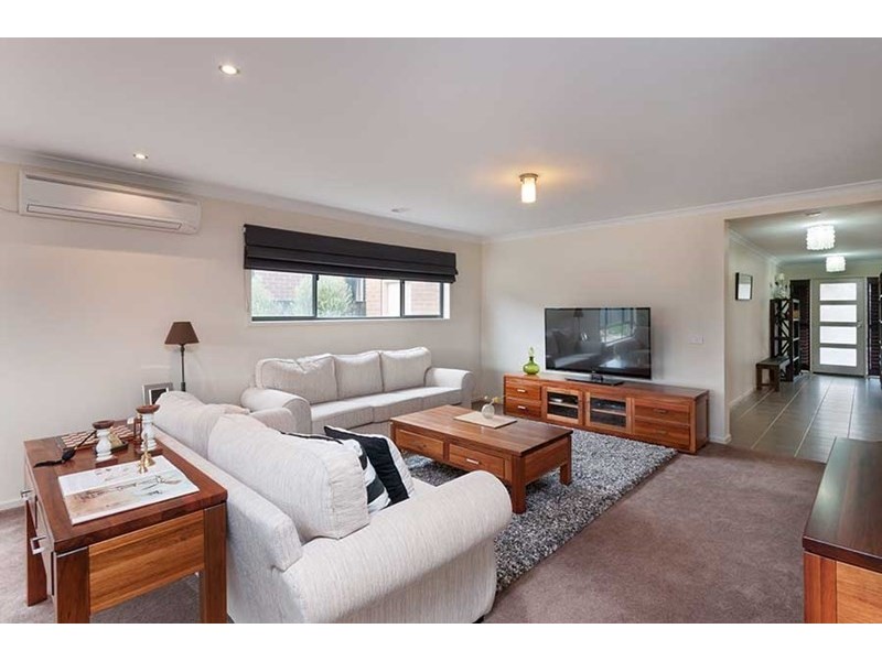 96 Charteris Drive, Craigieburn VIC 3064