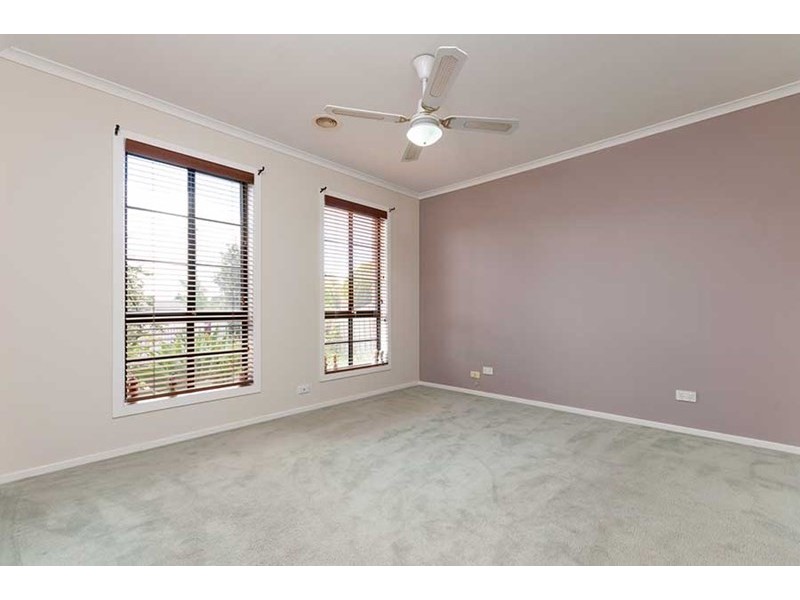 13 Cardiff Court, Craigieburn VIC 3064