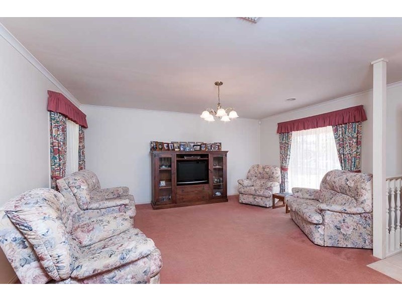 5 Magra Place, Roxburgh Park VIC 3064