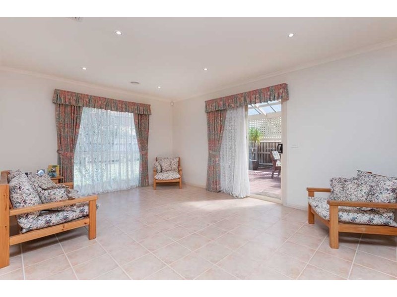 5 Magra Place, Roxburgh Park VIC 3064