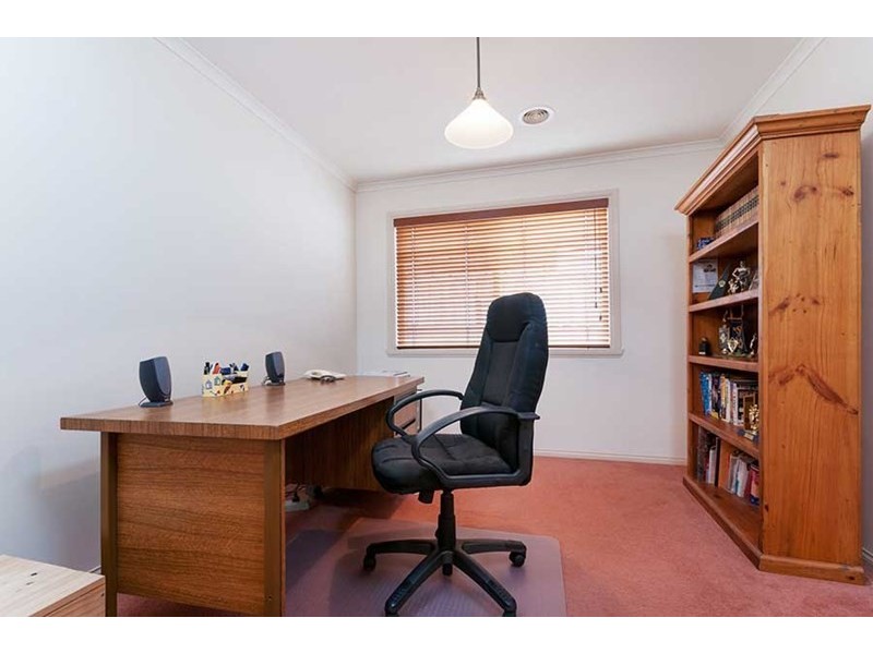 5 Magra Place, Roxburgh Park VIC 3064