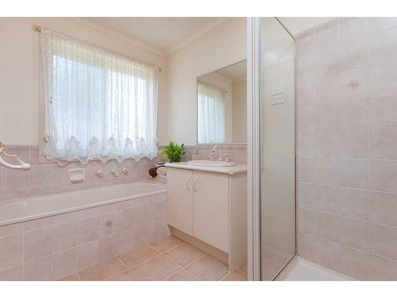 5 Magra Place, Roxburgh Park VIC 3064