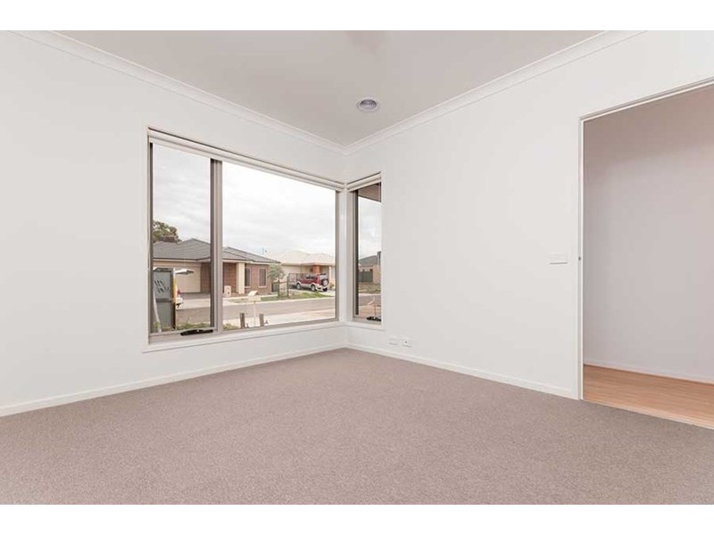 14 Viewmont Avenue, Craigieburn VIC 3064
