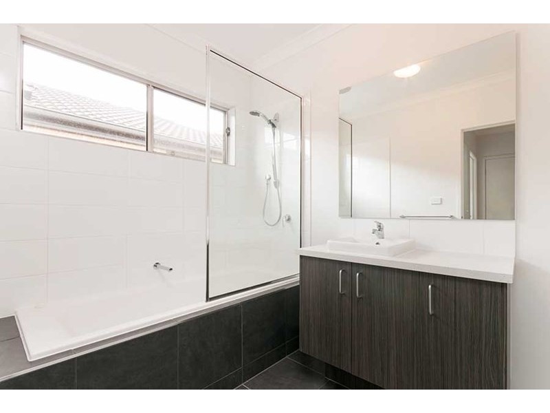 14 Viewmont Avenue, Craigieburn VIC 3064