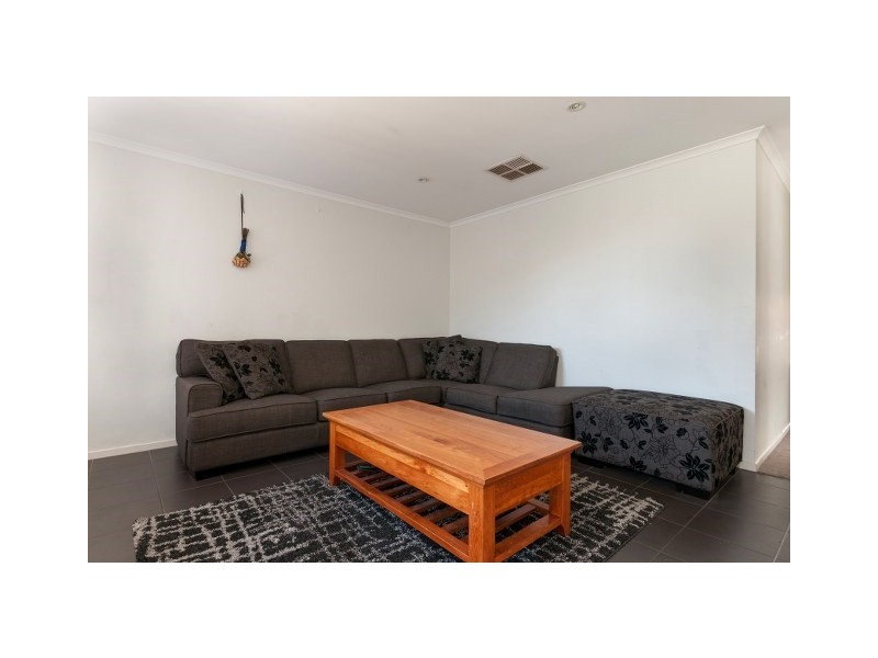 111 Mareeba Way, Craigieburn VIC 3064