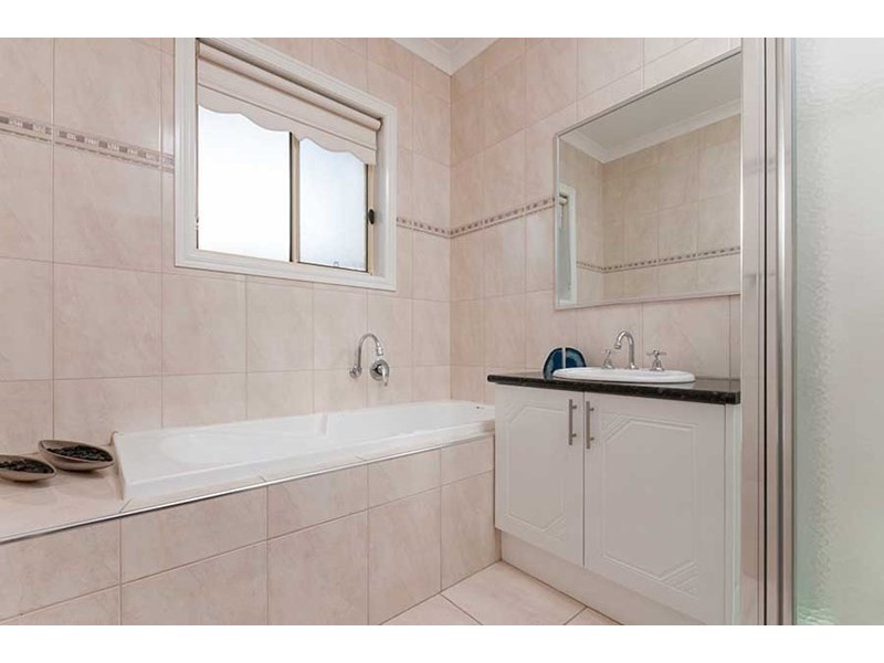 14 Limerick Court, Roxburgh Park VIC 3064