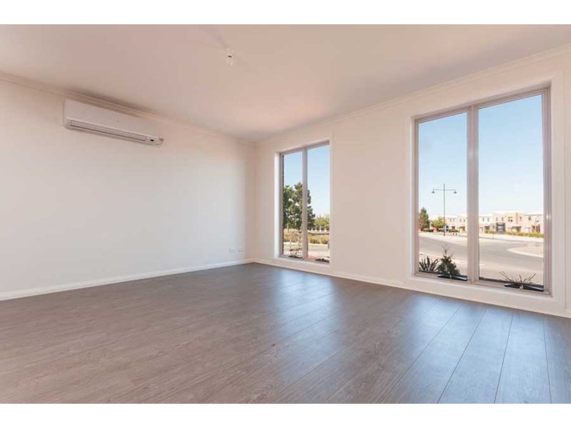 36 Windrock Avenue, Craigieburn VIC 3064