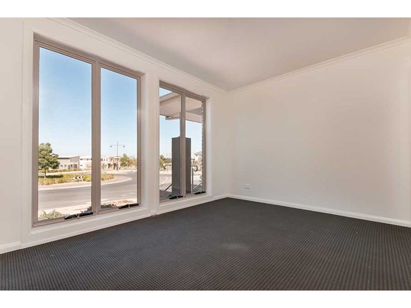 36 Windrock Avenue, Craigieburn VIC 3064