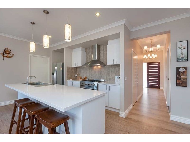 44 Huntington Drive, Craigieburn VIC 3064