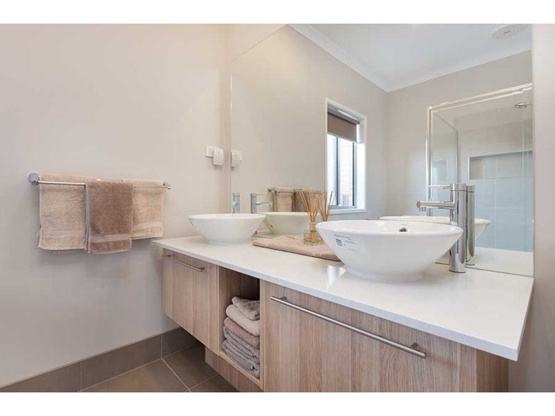 44 Huntington Drive, Craigieburn VIC 3064