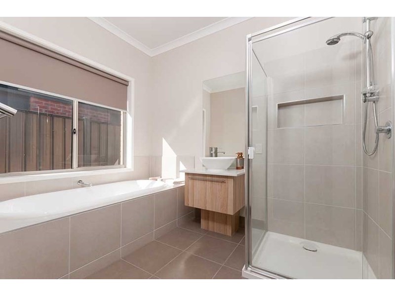 44 Huntington Drive, Craigieburn VIC 3064