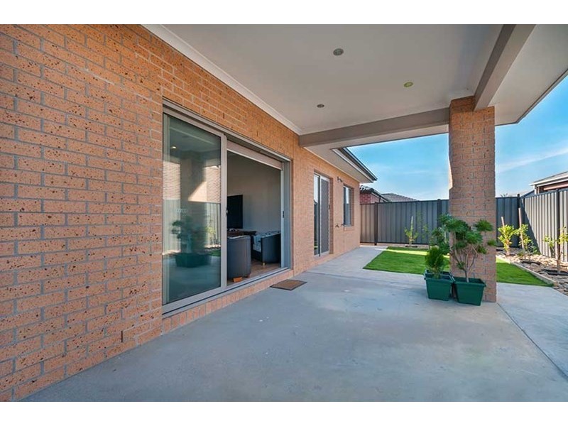 44 Huntington Drive, Craigieburn VIC 3064