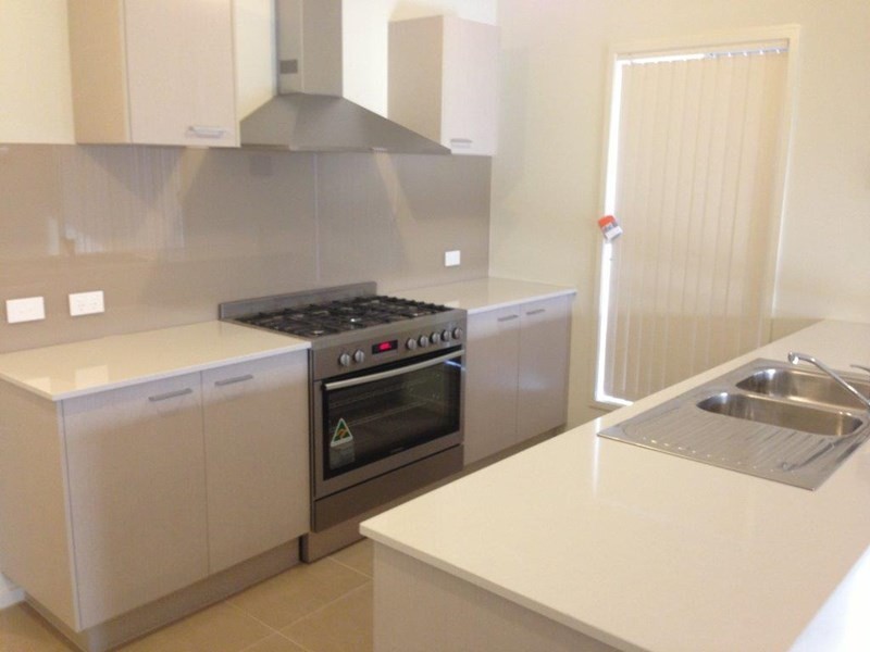 16 Yarradale Drive, Mickleham VIC 3064