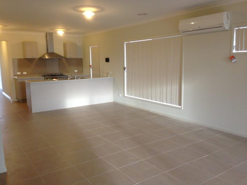 16 Yarradale Drive, Mickleham VIC 3064