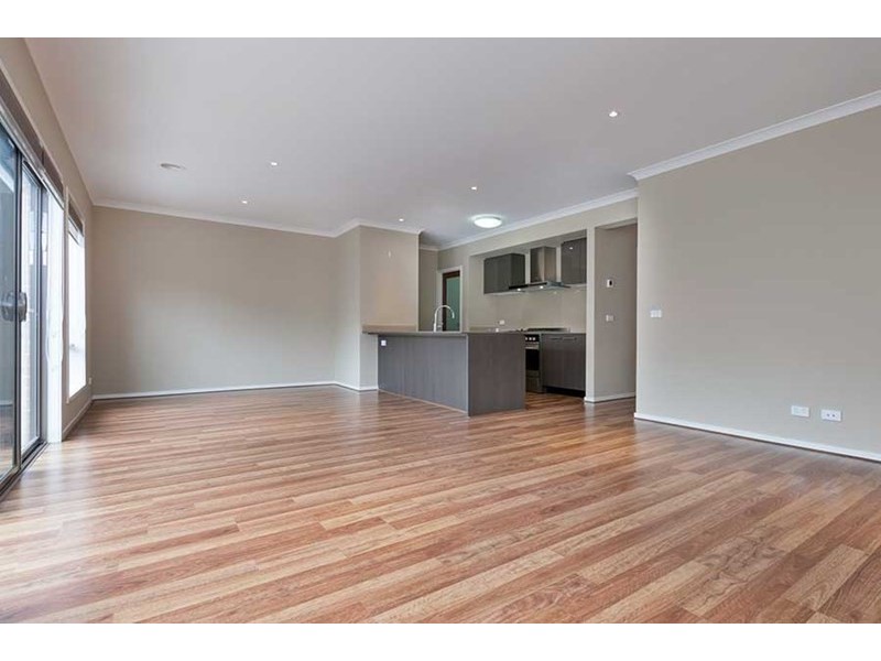 9 Fenland Street, Craigieburn VIC 3064