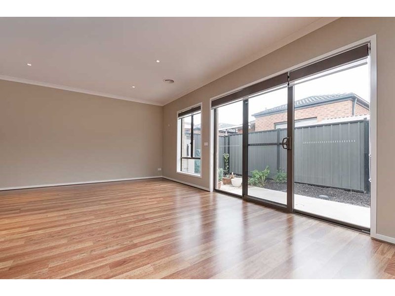 9 Fenland Street, Craigieburn VIC 3064