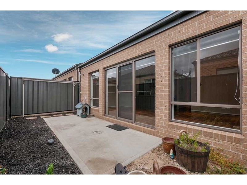 9 Fenland Street, Craigieburn VIC 3064