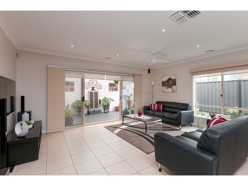 24 Powell Street, Craigieburn VIC 3064