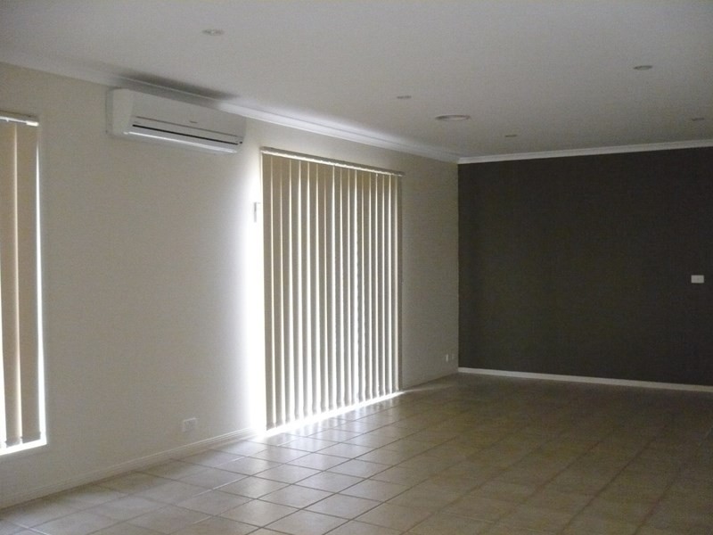8 Sage Hills Place, Craigieburn VIC 3064