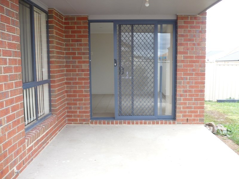 8 Sage Hills Place, Craigieburn VIC 3064