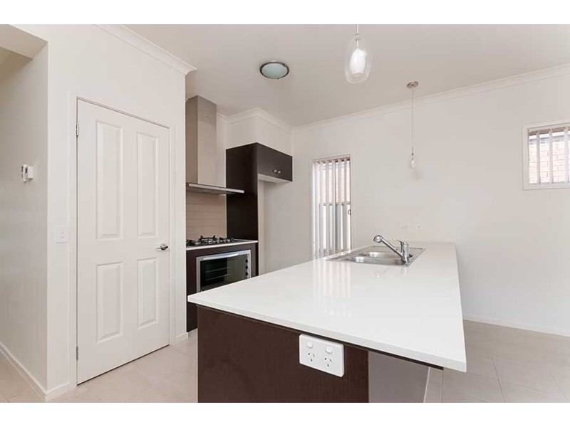 13 Falls Avenue, Craigieburn VIC 3064