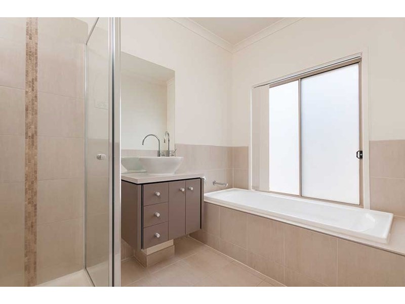 13 Falls Avenue, Craigieburn VIC 3064