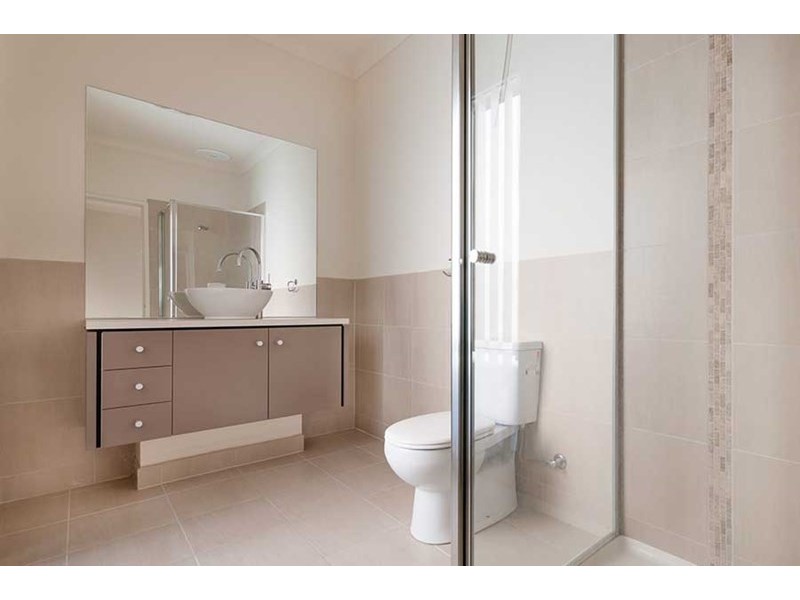 13 Falls Avenue, Craigieburn VIC 3064