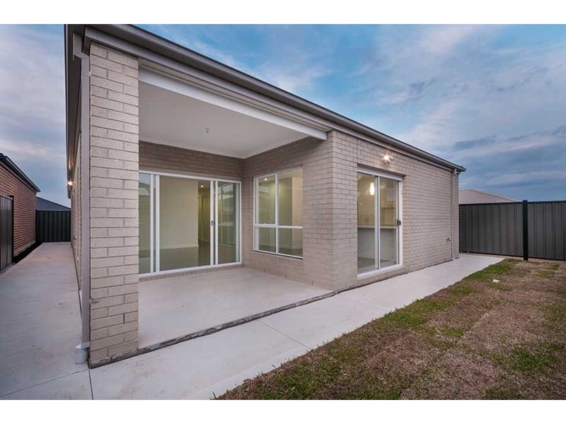 25 Viewmont Avenue, Craigieburn VIC 3064