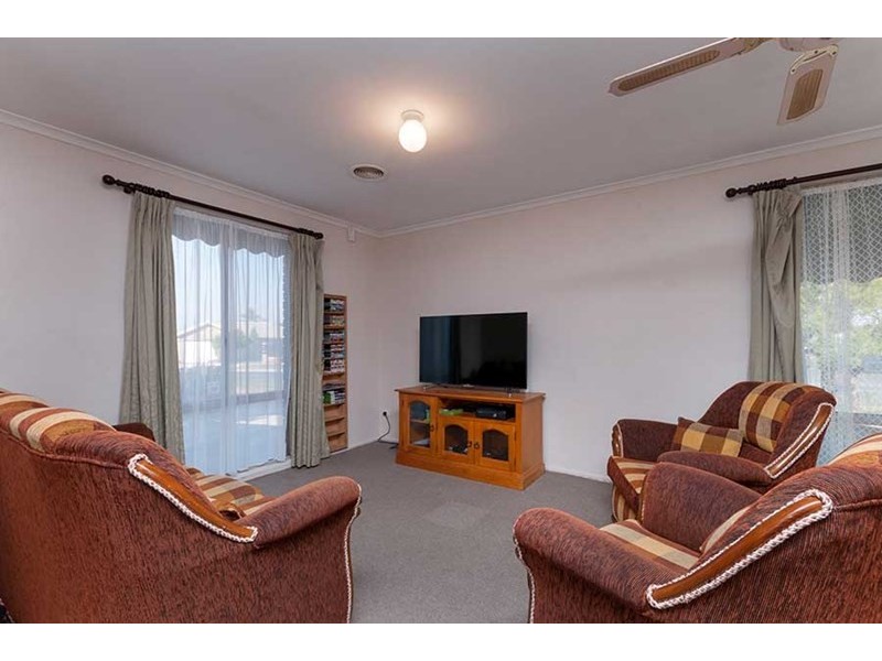 54 Gillingham Crescent, Craigieburn VIC 3064