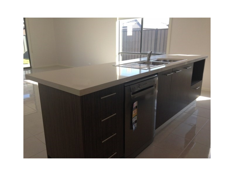 17 Dashing Road, Craigieburn VIC 3064