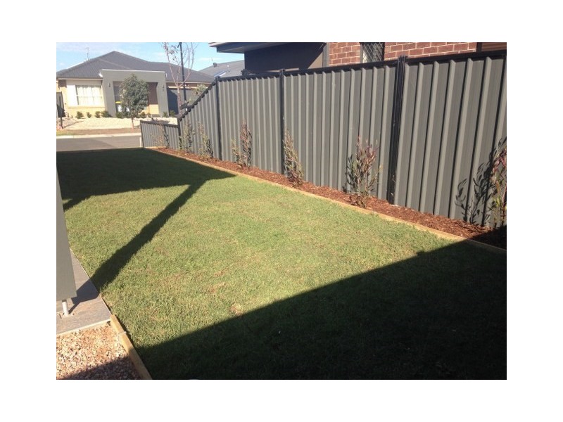 17 Dashing Road, Craigieburn VIC 3064