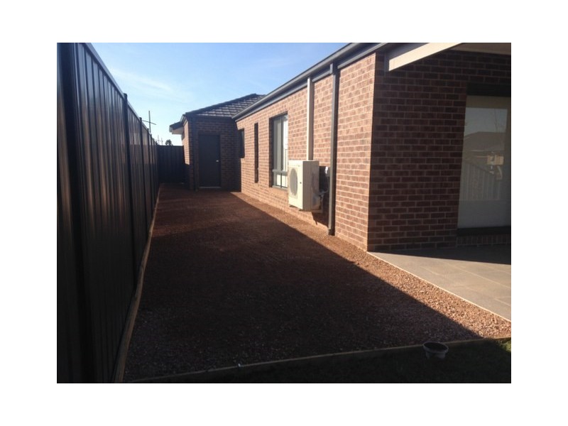 17 Dashing Road, Craigieburn VIC 3064