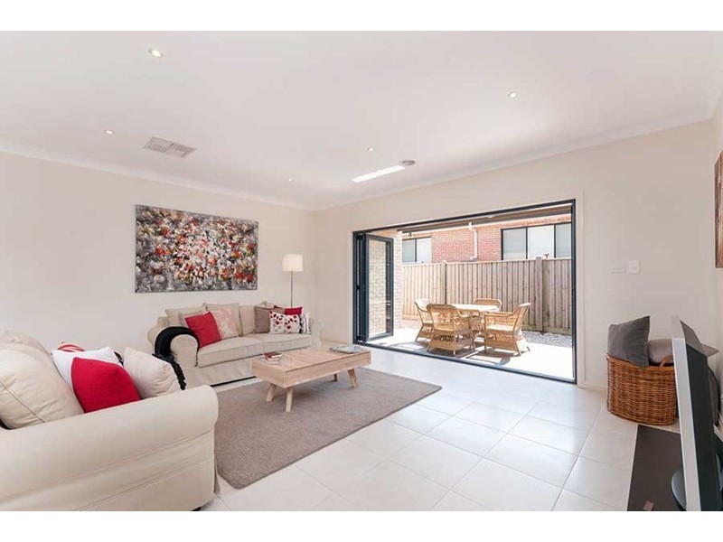 23 Dalwhinnie Crescent, Craigieburn VIC 3064
