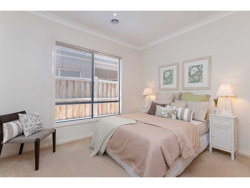 23 Dalwhinnie Crescent, Craigieburn VIC 3064