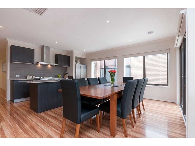 2 Powell Street, Craigieburn VIC 3064