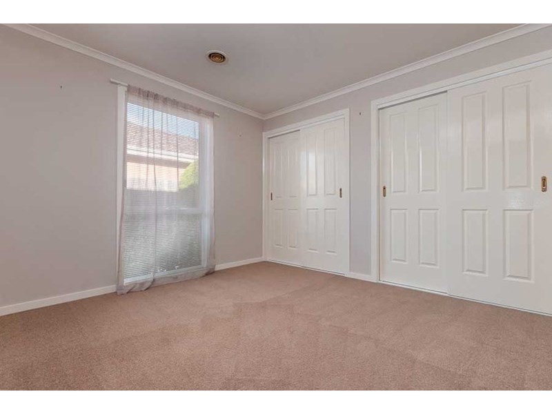 2/4 Finchley Avenue, Glenroy VIC 3046