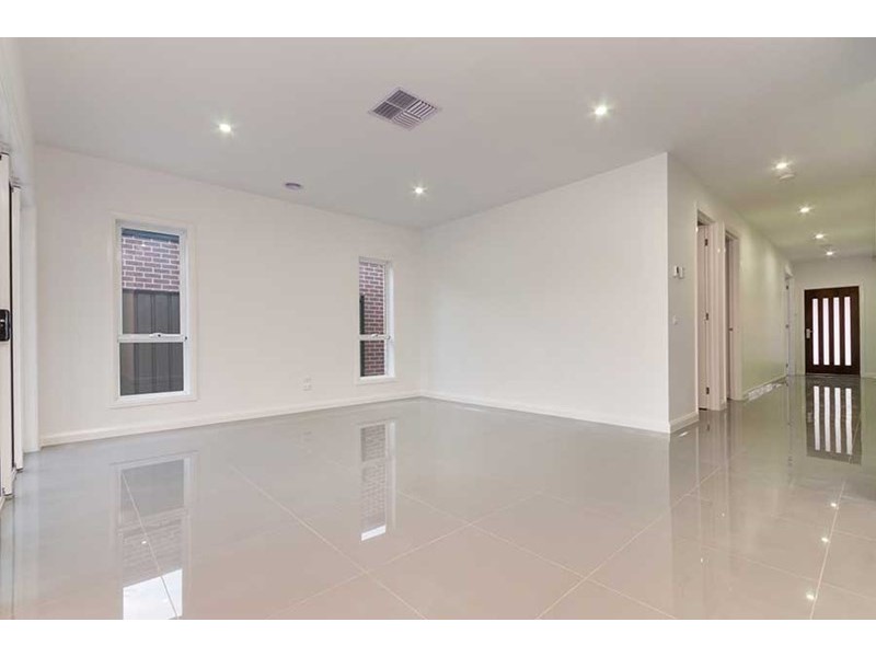 25 Viewmont Avenue, Craigieburn VIC 3064