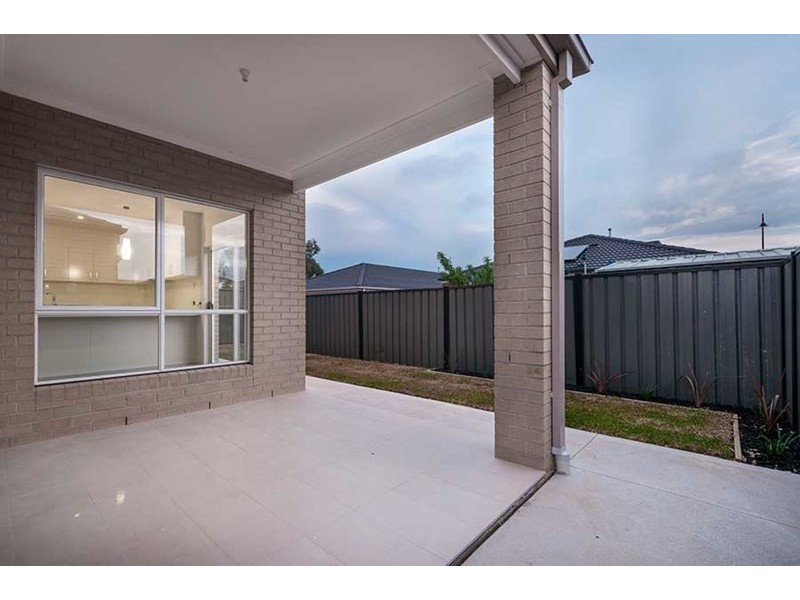 25 Viewmont Avenue, Craigieburn VIC 3064