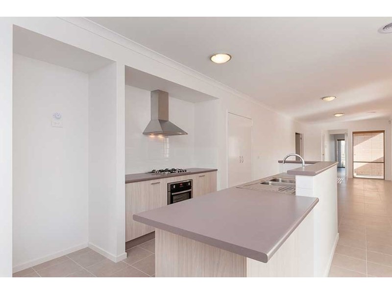 9 Euphoria Street, Craigieburn VIC 3064
