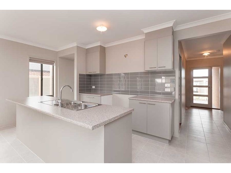 43 Travers Street, Craigieburn VIC 3064