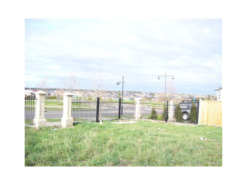 6 Windrock Avenue, Craigieburn VIC 3064