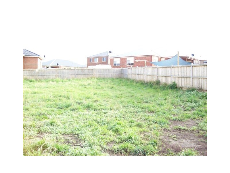 6 Windrock Avenue, Craigieburn VIC 3064