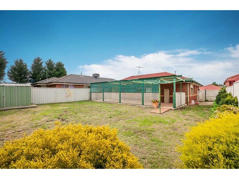 8 Waterford Avenue, Craigieburn VIC 3064