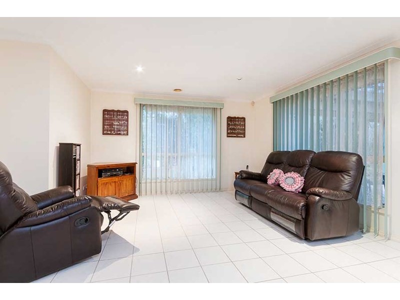 7 St. Agnes Close, Craigieburn VIC 3064
