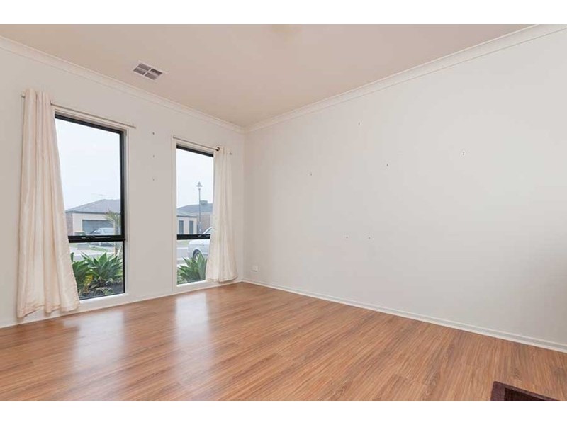 25 Gippsland Way, Craigieburn VIC 3064